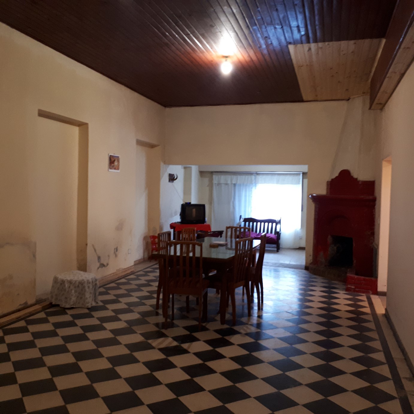 Se vende casa en Riestra, excelente ubicacion, amplios ambientes
