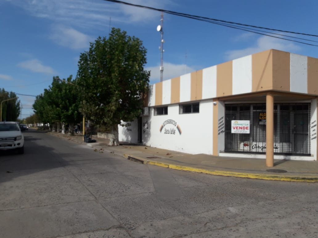 Local en zona céntrica de Roque Pérez, pcia de Bs As.
