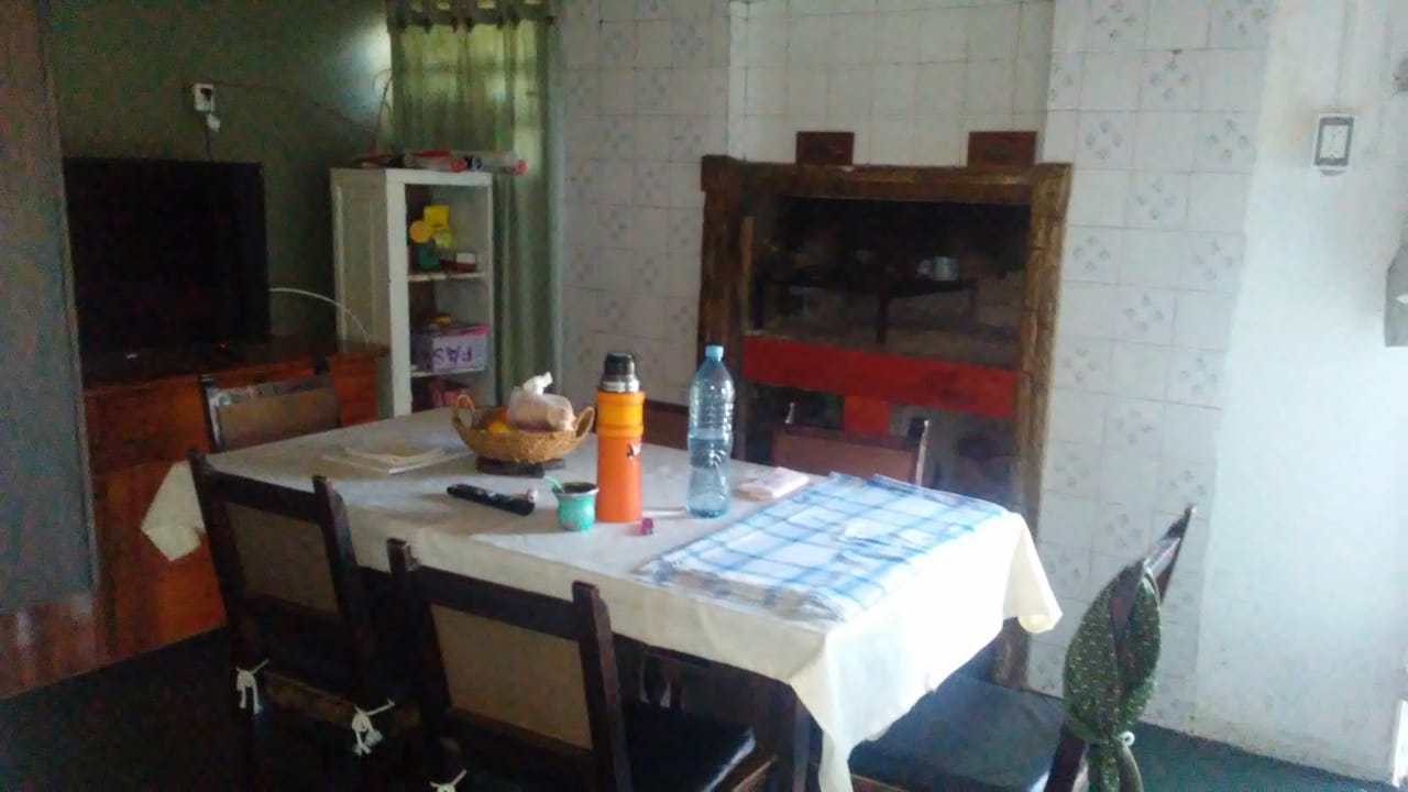 Casa quinta mas local comercial en Del Carril, partido de Saladillo 920 m2 totales