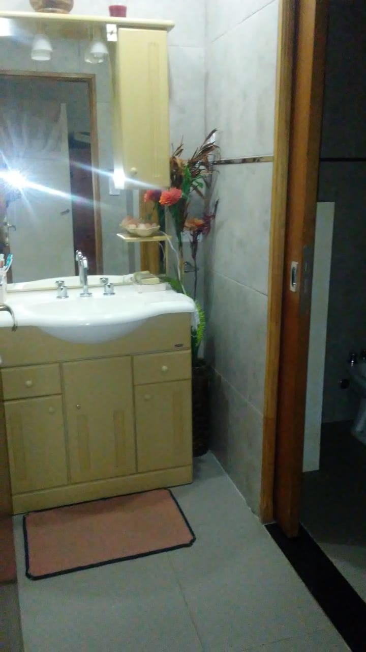 Casa En Del Carril Mas Local Comercial Ideal Cambio De Vida-400 U$S x m2 cubierto