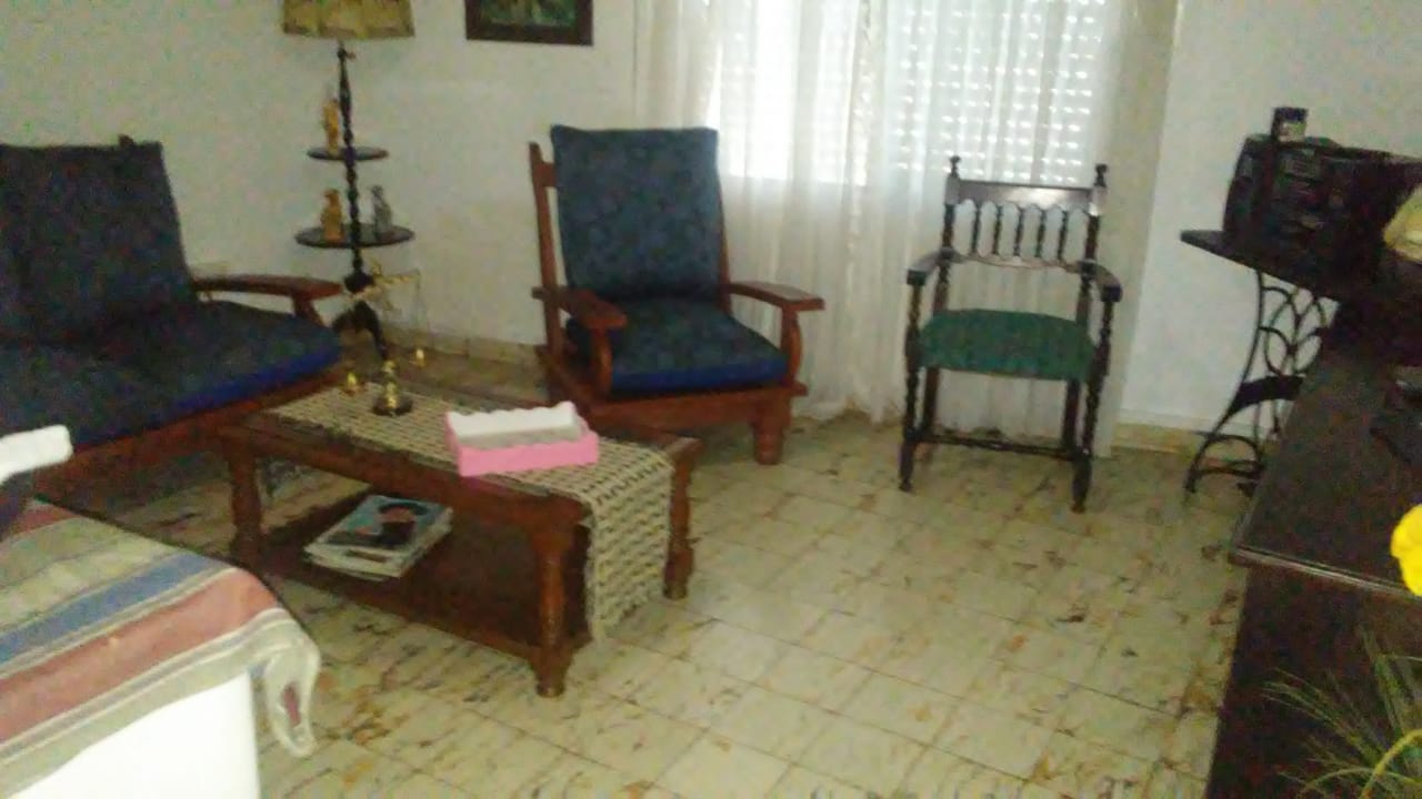 Casa En Del Carril Mas Local Comercial Ideal Cambio De Vida-400 U$S x m2 cubierto