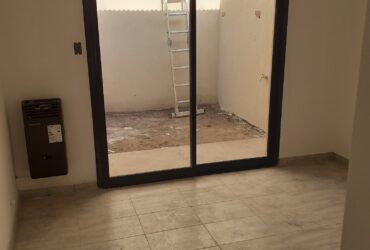 Ultimo departamento al frente con  entrada para auto en Roque Perez