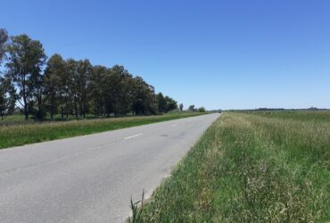 5,60 has sobre ruta 30 en Roque Perez