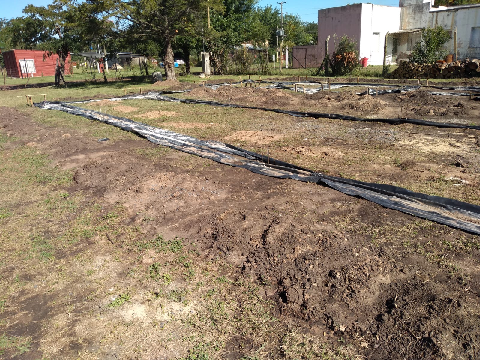 -VENDIDO -3 lotes en bloque en Carlos Beguerie (1400 m2)