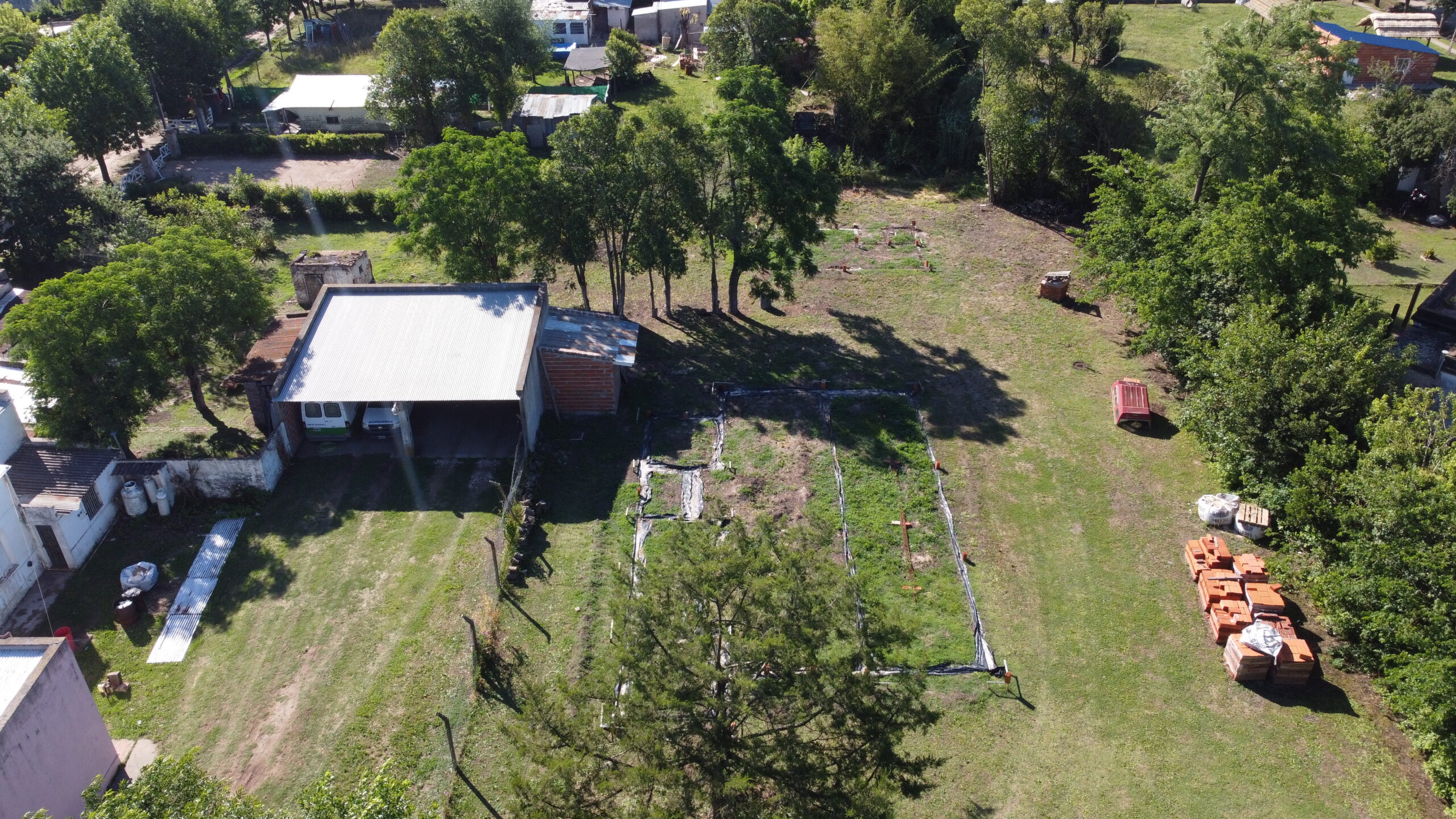 -VENDIDO -3 lotes en bloque en Carlos Beguerie (1400 m2)